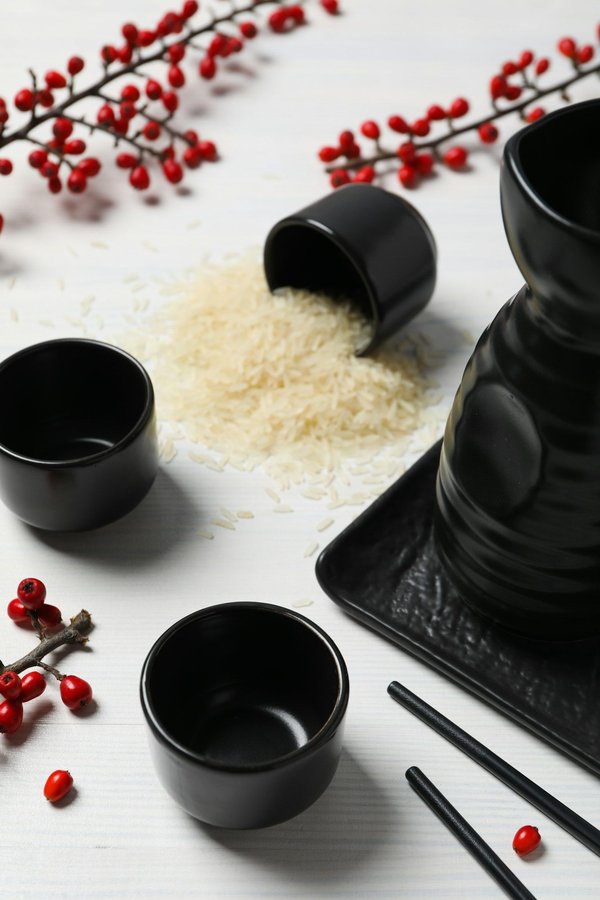 Comment découvrir les traditions de la fabrication de saké à Kyoto, Japon?